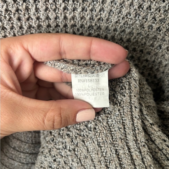 Pink Clover Greige Crew Neck Sweater with Ribbed Texture - Picture 4 of 6